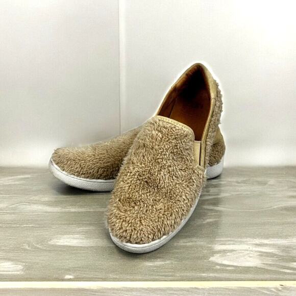 UGG Women’s 8 Ricci beige Faux Fur and suede Slip-On Leather Casual Sneakers - Picture 2 of 9